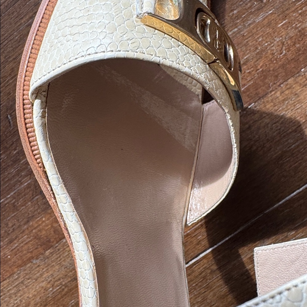 Sz 10 AA Ferragamo DK 06395 pale yellow gargano avorio calf Liz Prt sandals - Picture 12 of 17
